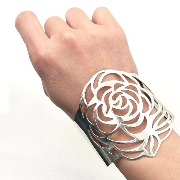Chanel Rare 925 Solid Silver Camellia Cutout Bangle Cuff Bracelet - Picture 3 of 5